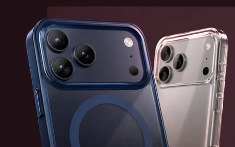 iPhone 18 Pro mit MagSafe Hülle in Marineblau, Clear Case und Kamera-Schutzglas