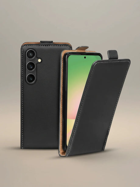 Samsung Galaxy Flip Hülle klappbar auf warmgrauer Oberfläche — Basic Flip Kategorie bei CoolGadget