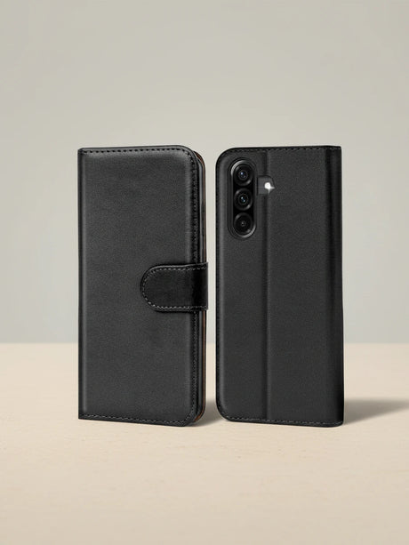 Samsung Galaxy Klapphülle mit Kartenfächern auf warmem Betonuntergrund — Basic Wallet Kategorie bei CoolGadget
