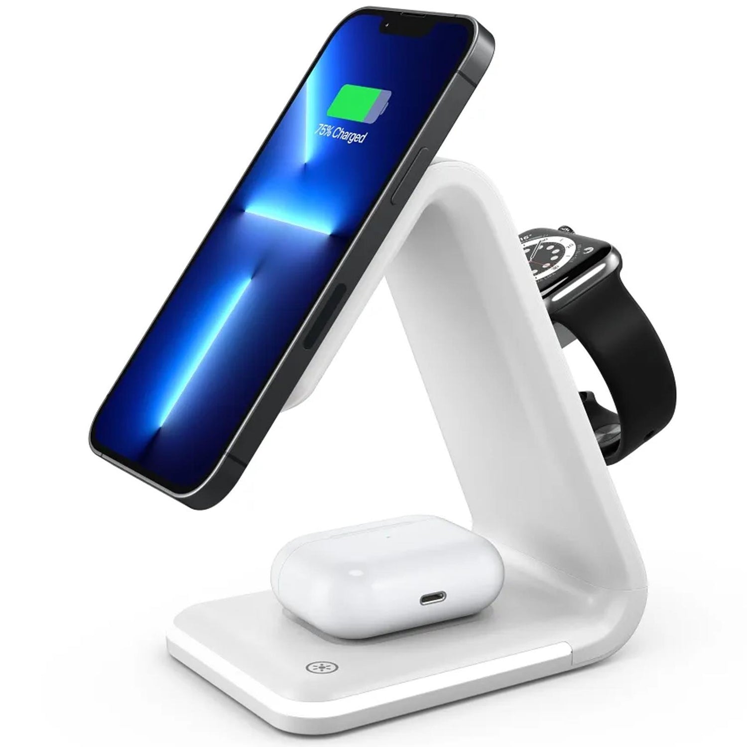 Weiße Ladestation aus Kunststoff mit iPhone, Apple Watch und AirPods Ladecase, von vorne schräg fotografiert.