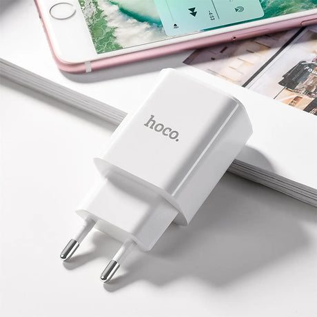 HOCO Netz Ladegerät C62A in Weiss mit 2 USB Ports und micro USB Kabel