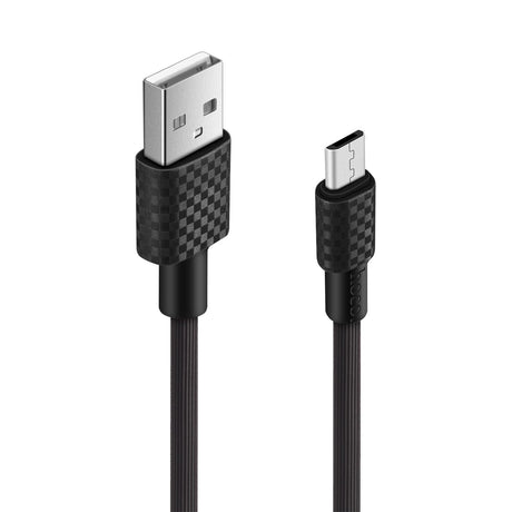 Schwarzes USB-A auf Micro-USB Kabel, PVC-Ummantelung, Nahaufnahme.