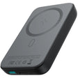 Joyroom JR-W020 MagSafe Powerbank, 10.000mAh, schwarz, mit kabelloser Ladefunktion und USB-A/USB-C Anschlüssen.