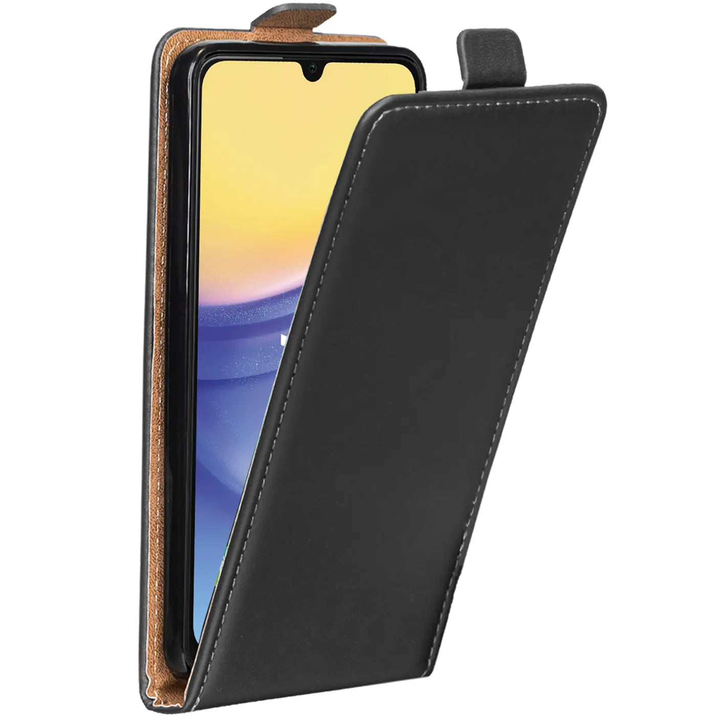 Schwarze Kunstleder-Flip-Hülle, schräg von vorne, mit Samsung Galaxy A15 4G/5G.