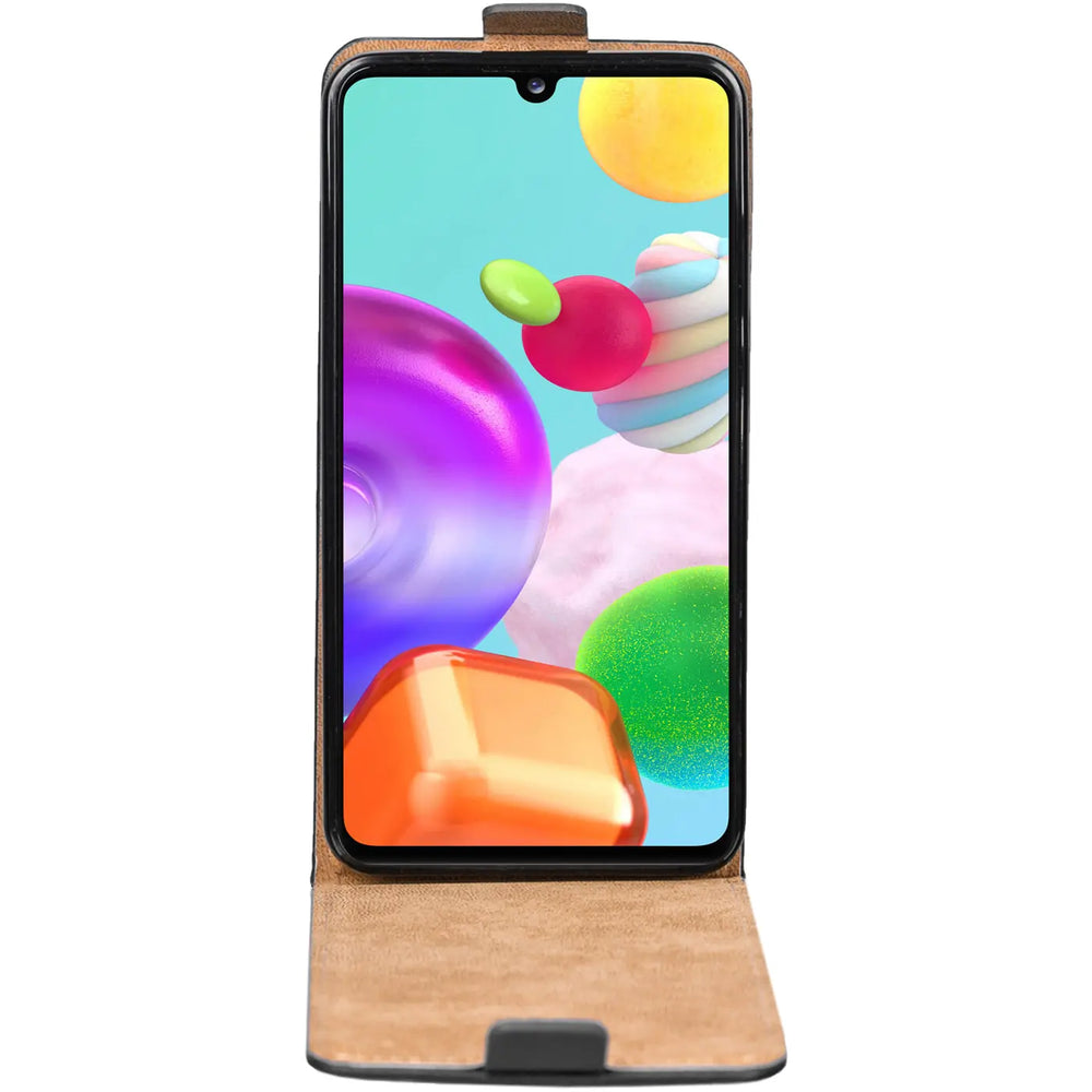 Samsung Galaxy A42 5G in brauner Leder-Flip-Hülle, Vorderansicht