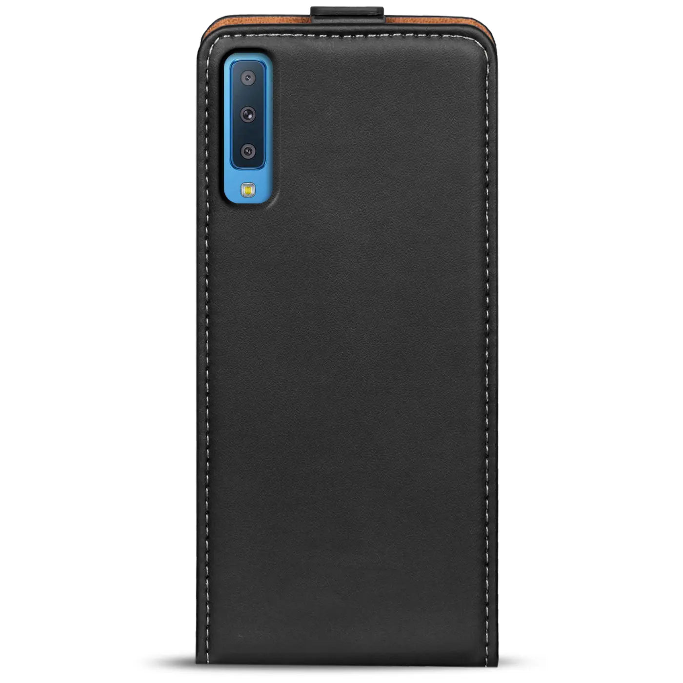 Schwarze Leder-Flip-Hülle mit Nähten, zeigt Rückseite Samsung Galaxy A7 2018.