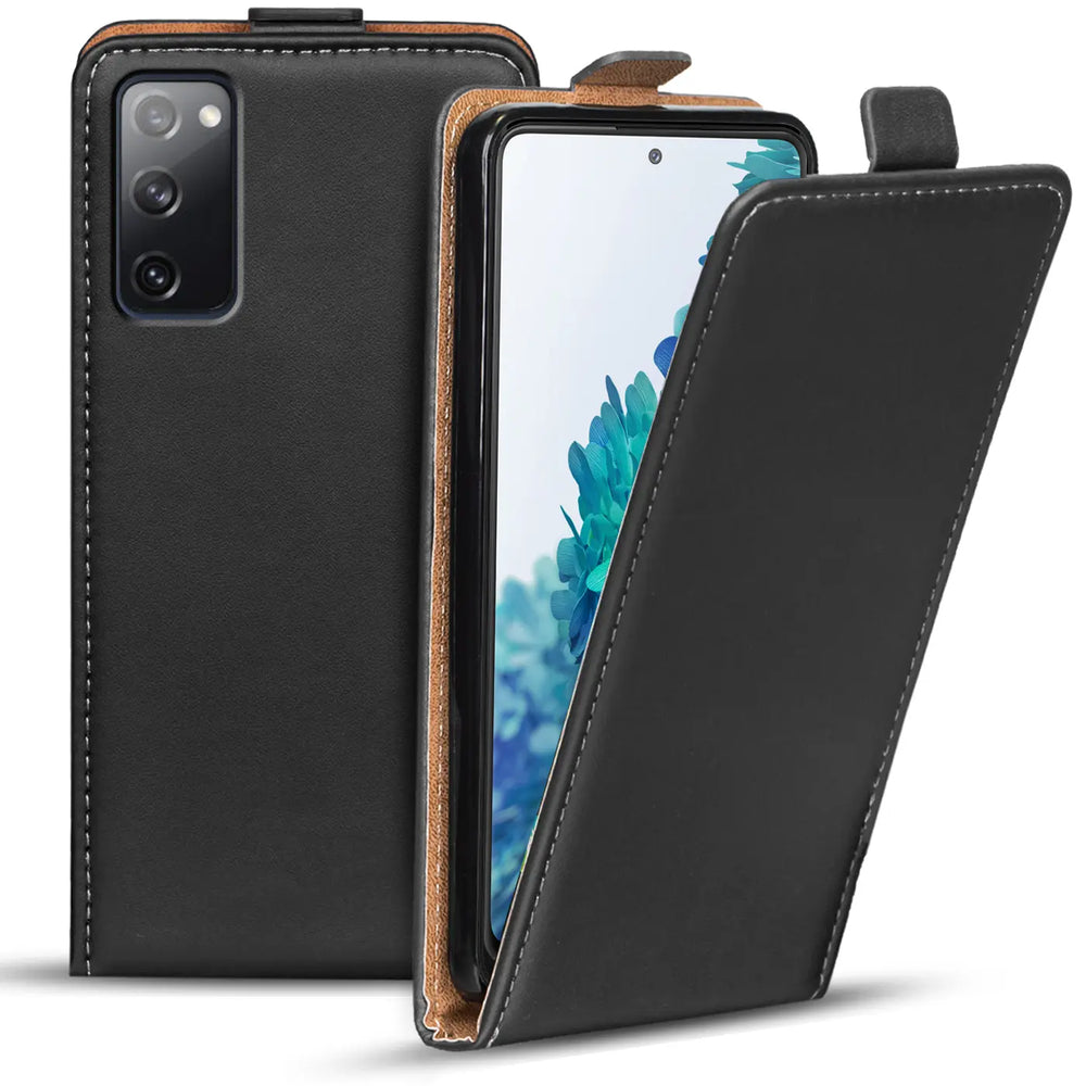 Schwarze Leder-Flip-Hülle, offen, zeigt Samsung S20 FE von vorne und hinten.