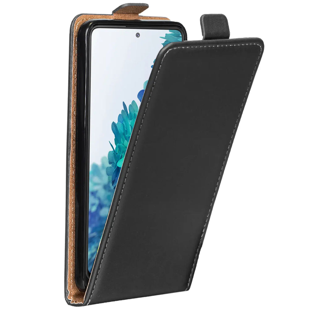 Schwarze Leder-Flip-Hülle für Samsung Galaxy S20 FE, von vorne schräg geöffnet.