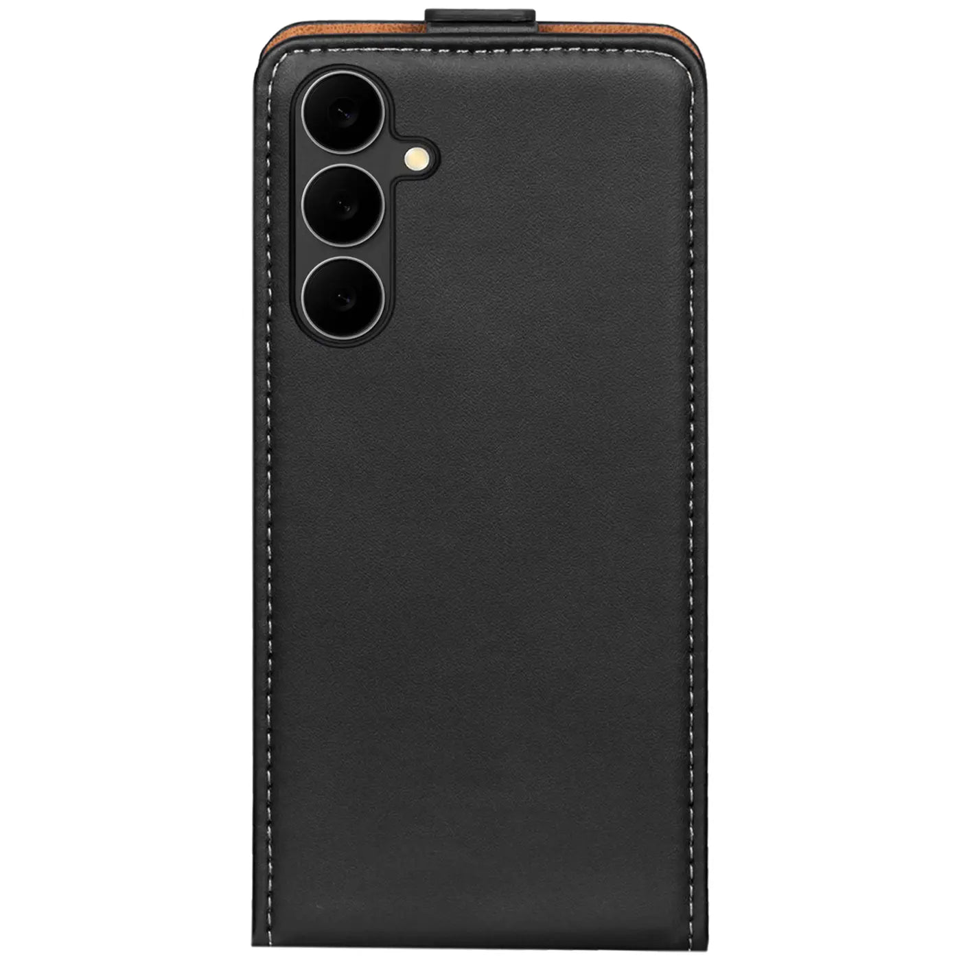Schwarze Leder-Flip-Hülle mit Nähten, Rückansicht, zeigt Kamera des Samsung Galaxy S25 FE.