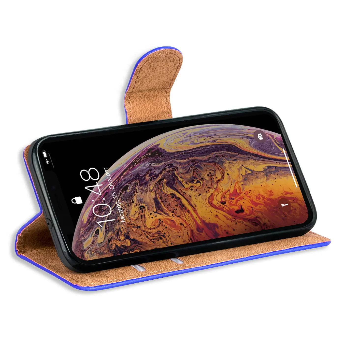 Blaue Klapphülle aus Leder mit braunem Innenfutter, zeigt iPhone X/XS mit Sperrbildschirm.
