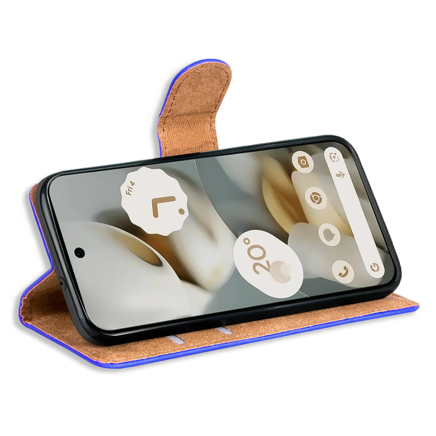 Google Pixel 10 Pro in blauer Kunstleder-Klapphülle mit brauner Innenseite, horizontal aufgestellt, schräg von oben.