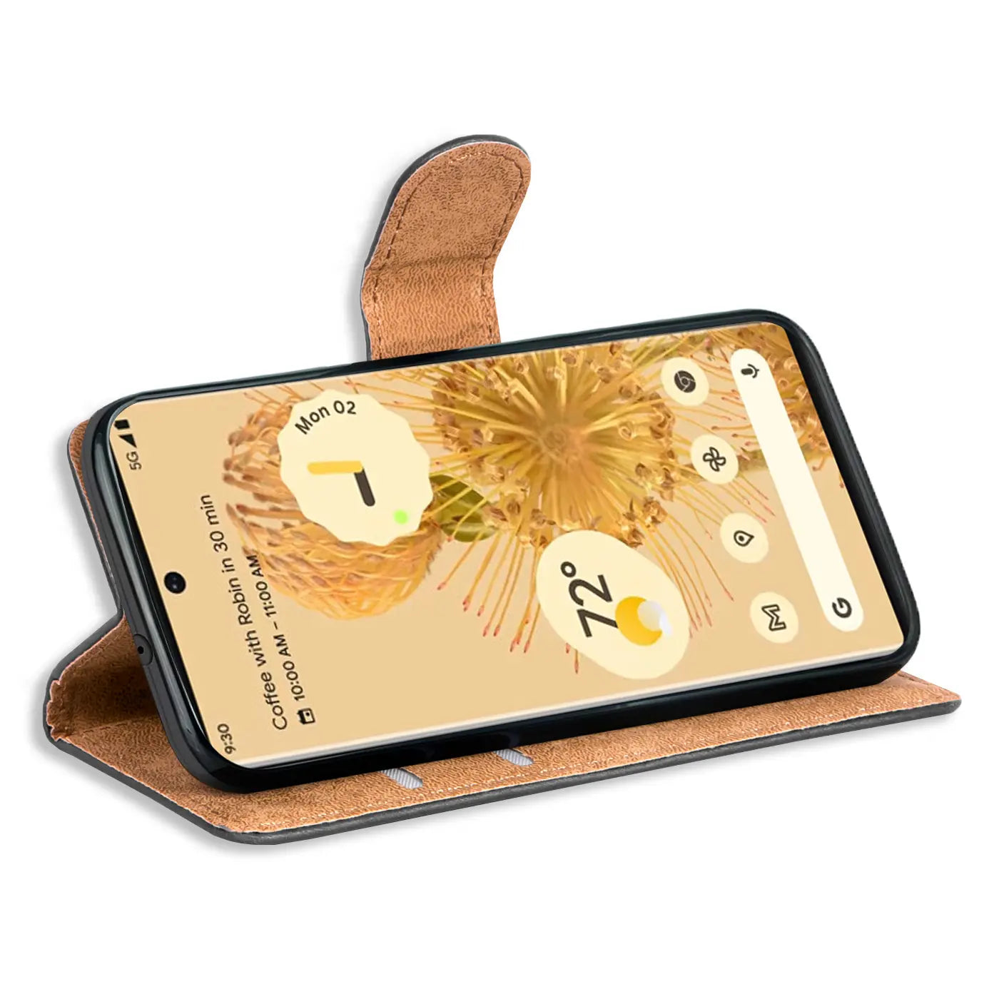 Braune Kunstleder-Klapphülle für Google Pixel 6a, seitlich aufgestellt, mit drei Kartenfächern.