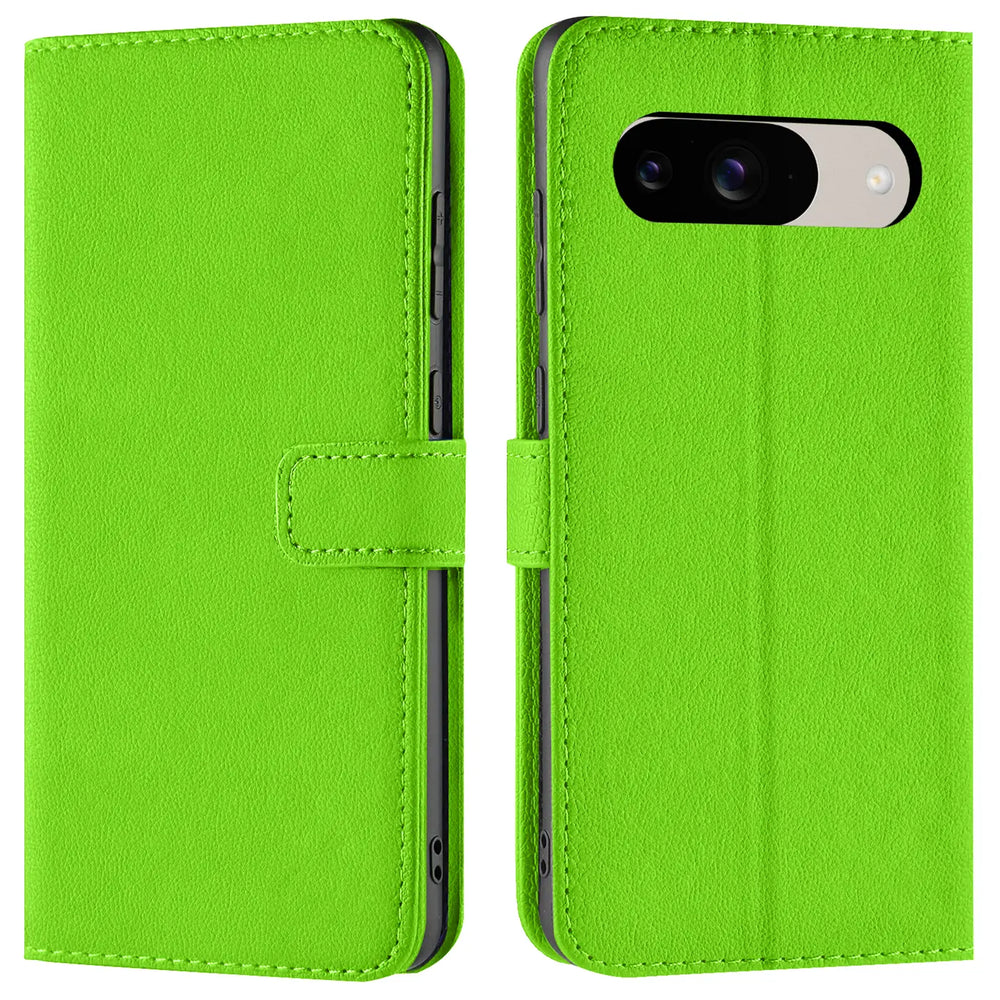 Zwei Ansichten einer neongrünen Kunstleder-Klapphülle für Google Pixel 9. Links geschlossen, rechts offen mit Kamera.