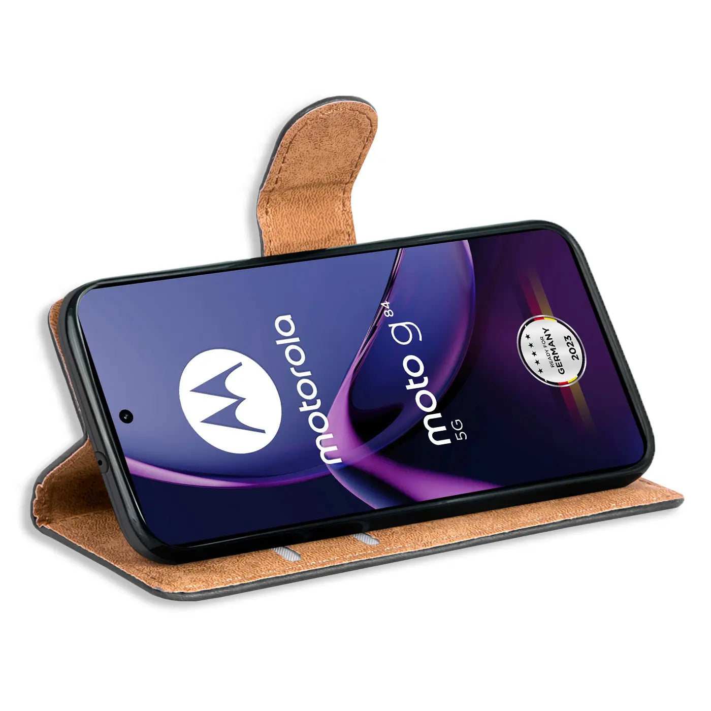 Braune Leder-Klapphülle mit Kartenfächern, zeigt Motorola Moto G84 5G von vorne.