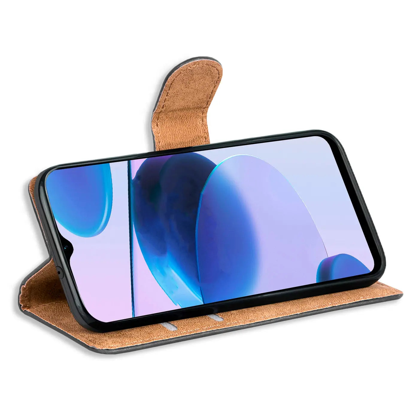 Braune Kunstleder-Klapphülle mit Kartenfächern für Realme C35, von vorne schräg gezeigt.