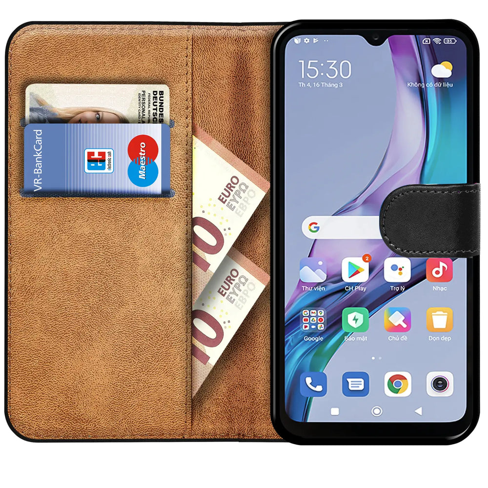 Braune Kunstleder-Klapphülle mit Kartenfächern und Xiaomi Redmi 10C.
