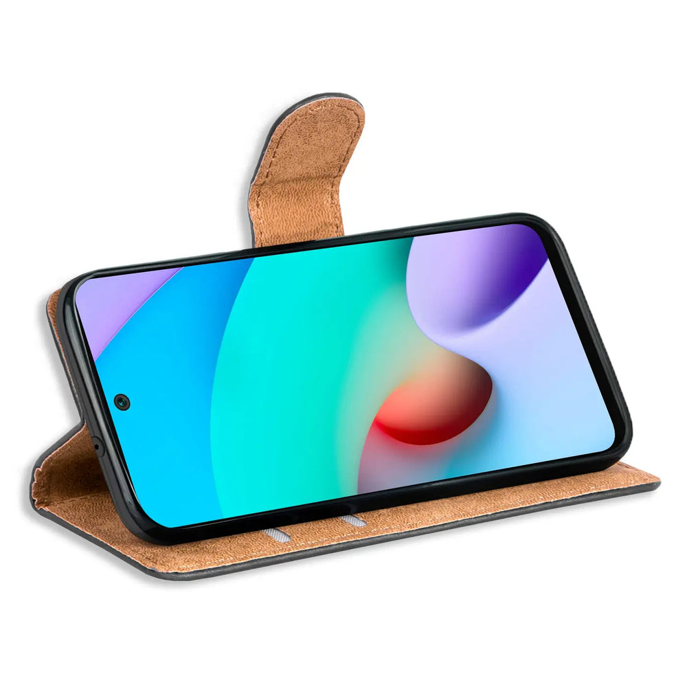 Braune Kunstleder-Klapphülle mit Kartenfächern, zeigt Xiaomi Redmi 10C von vorne.