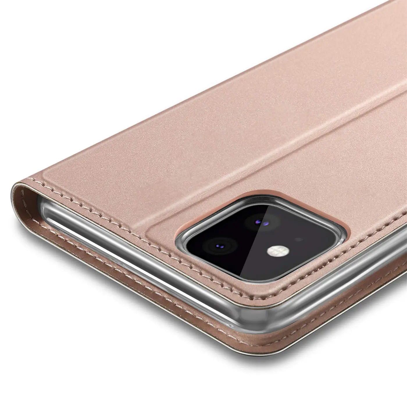 Rosenholzfarbene Klapphülle aus Kunstleder, Nahaufnahme, iPhone 11 Kamera.