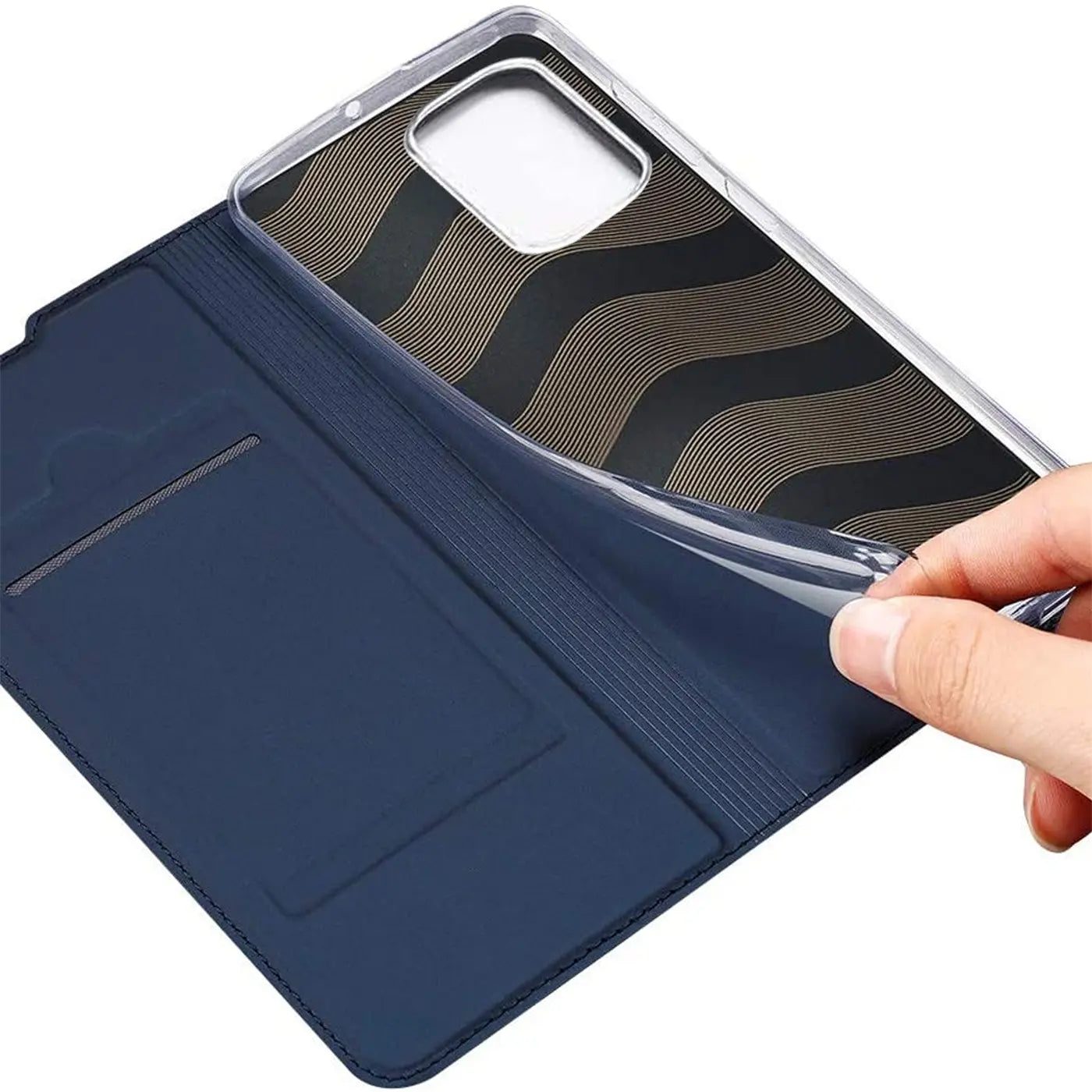 Dunkelblaue Leder-Flip-Hülle mit Kartenfach, Nahaufnahme, zeigt Rückseite eines transparenten Gehäuses.