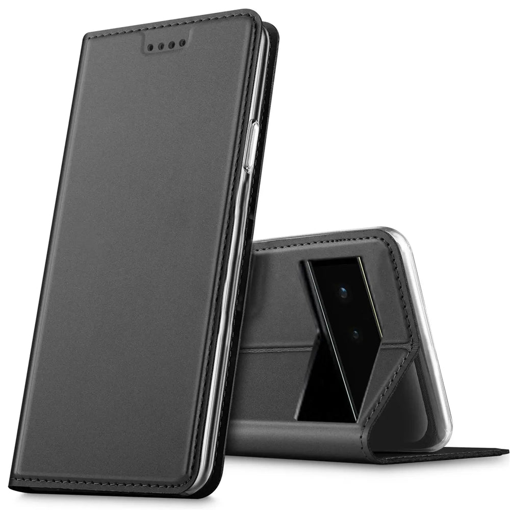 Dunkelgraue, metallische Flip-Hülle für Google Pixel 6 Pro, stehend und liegend als Ständer, schräg von vorne.