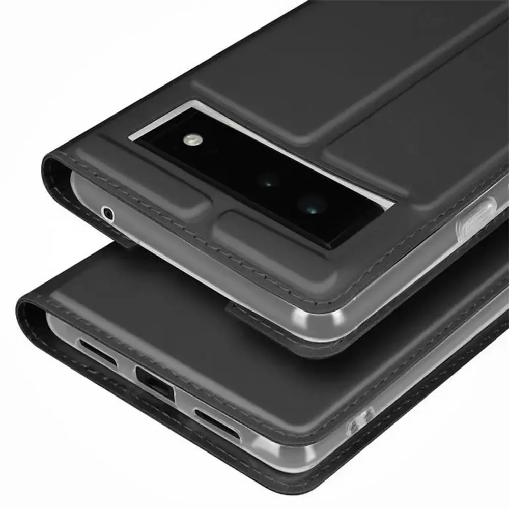 Dunkelgraue, klappbare Kunstleder-Hülle für Google Pixel 6 Pro, schräg von oben, mit Kamera- und Anschlussausschnitten.
