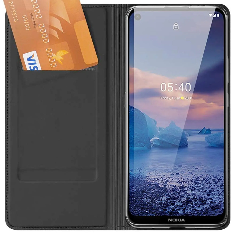 Schwarze Leder-Flip-Hülle mit Kartenfach, zeigt Nokia 5.4, von vorne