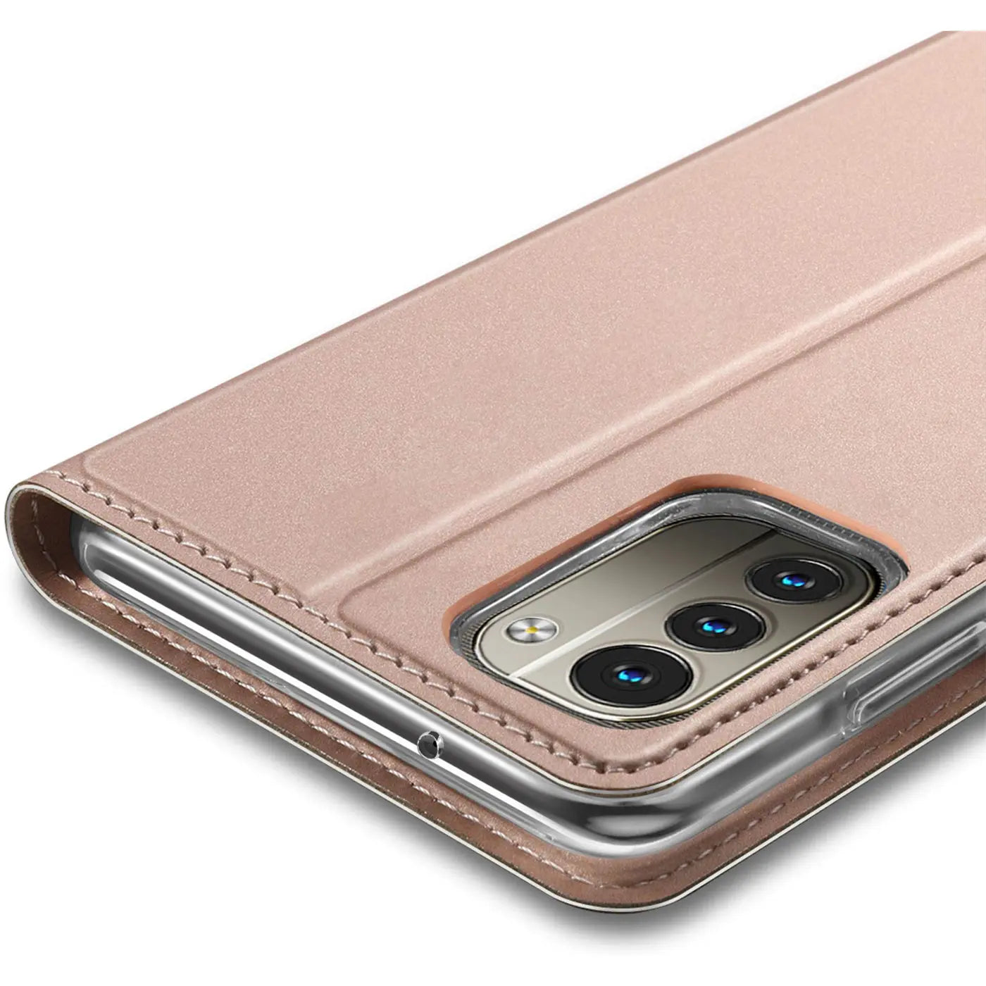 Rosafarbene Metallic-Flip-Hülle aus Leder, Nahaufnahme, zeigt Kamera eines Nokia G11/G21.