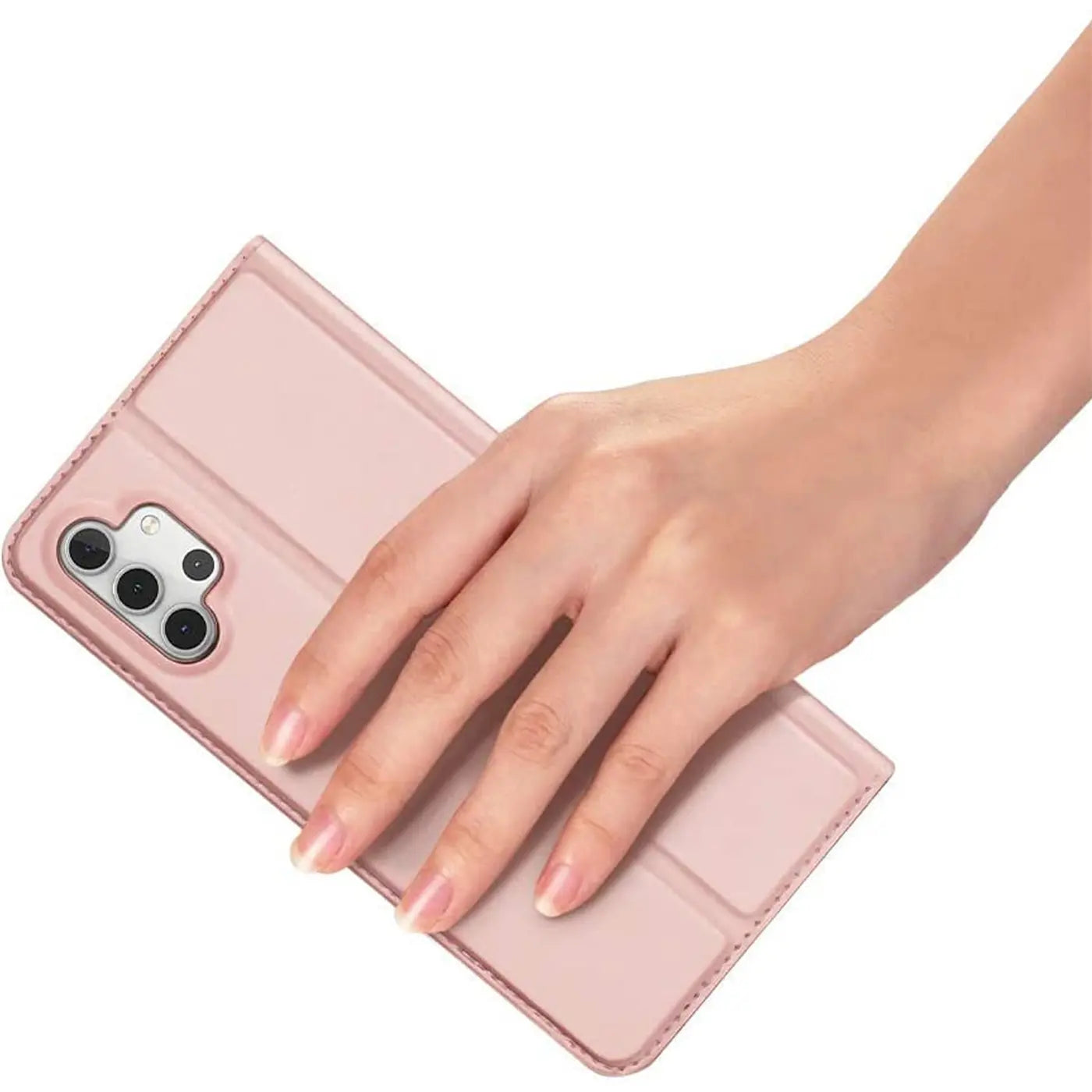 Rosa Metallic Flip Hülle aus Leder, von oben auf ein Samsung Galaxy A13 4G gelegt.