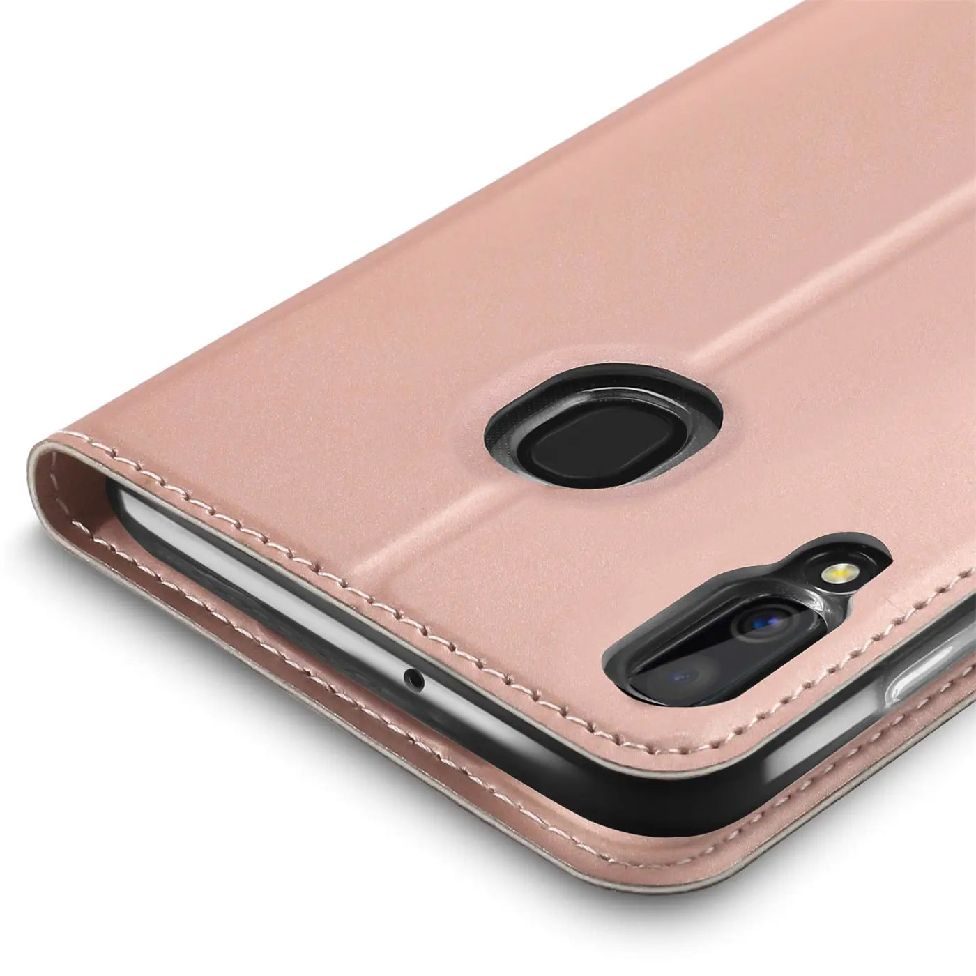 Metallic rosé Flip Hülle aus Kunstleder, Nahaufnahme, Samsung Galaxy A20e sichtbar.