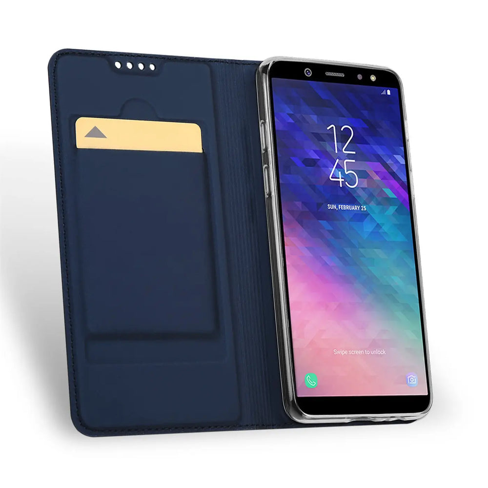 Dunkelblaue Kunstleder-Klapphülle mit Kartenfach, Samsung Galaxy A6, von vorne