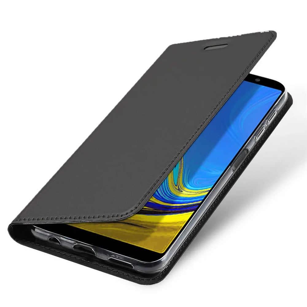 Dunkelgraue Kunstleder-Flip-Hülle, seitliche Ansicht, auf Samsung Galaxy A7 2018