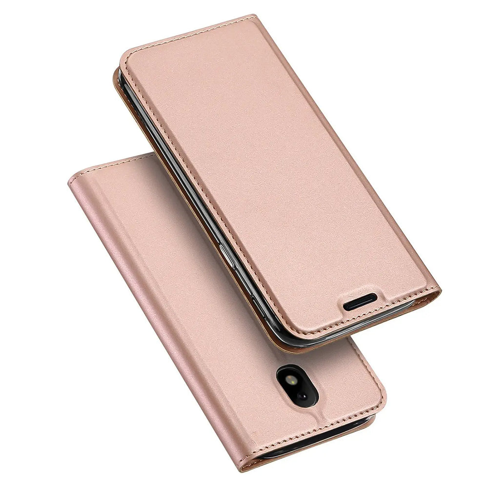 Zwei roségoldene Kunstleder Flip Hüllen für Samsung Galaxy J5 2017, eine offen, die andere geschlossen, schräg von oben.
