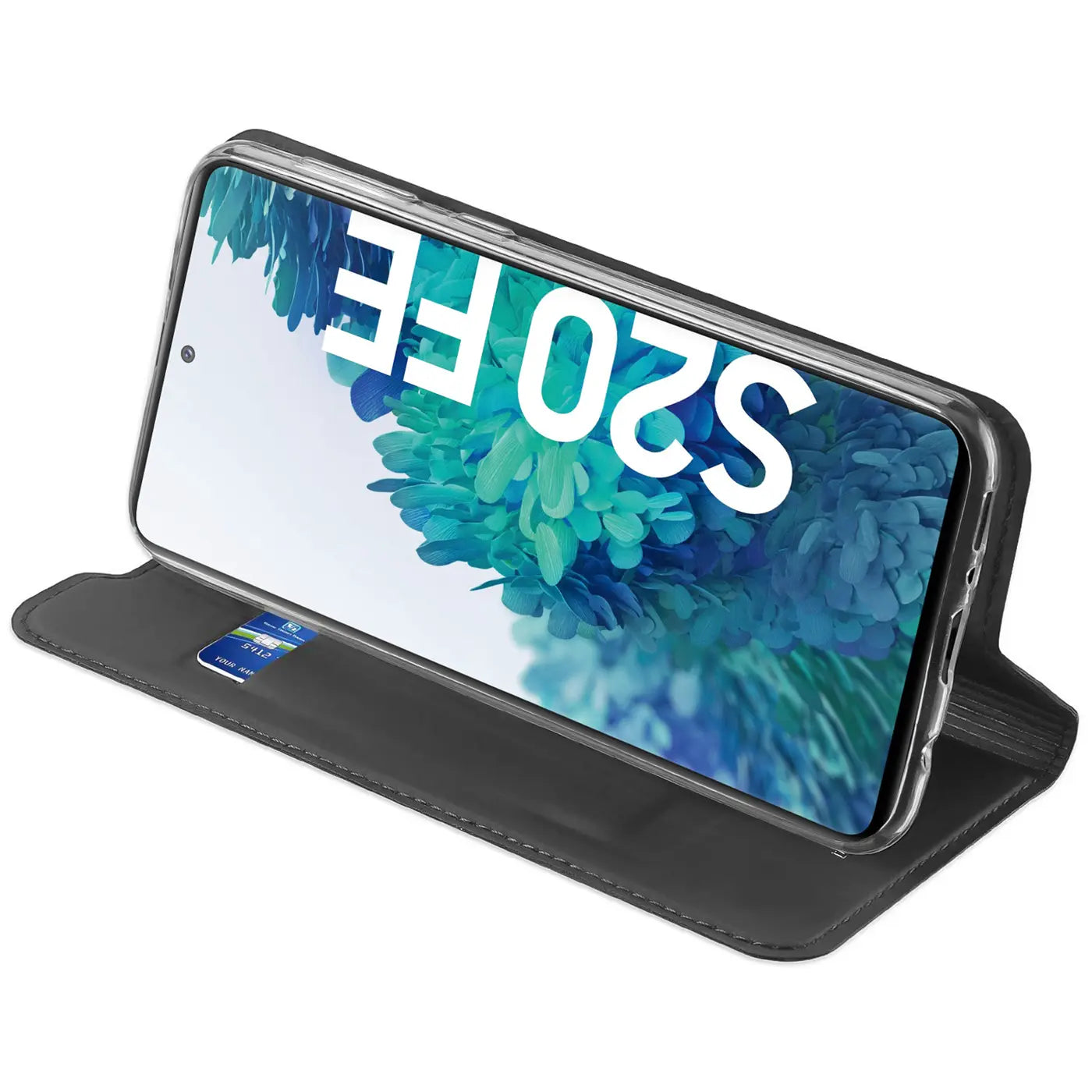 Samsung Galaxy S20 FE in schwarzer, klappbarer Kunstlederhülle, aufgestellt im Querformat, mit Kreditkarte im Fach.