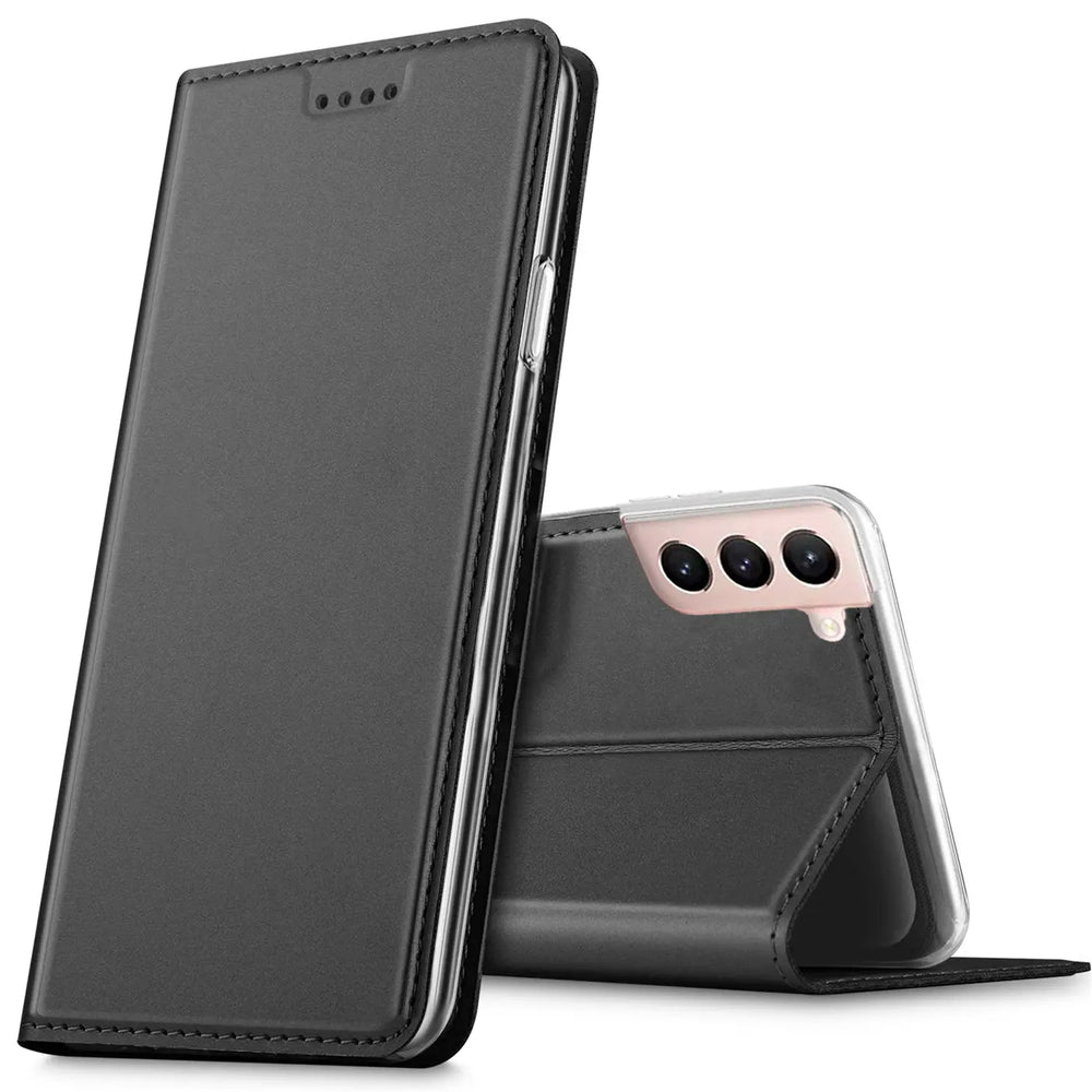 Zwei schwarze, klappbare Kunstleder-Hüllen für Samsung Galaxy S22 Plus, eine stehend, die andere als Ständer.