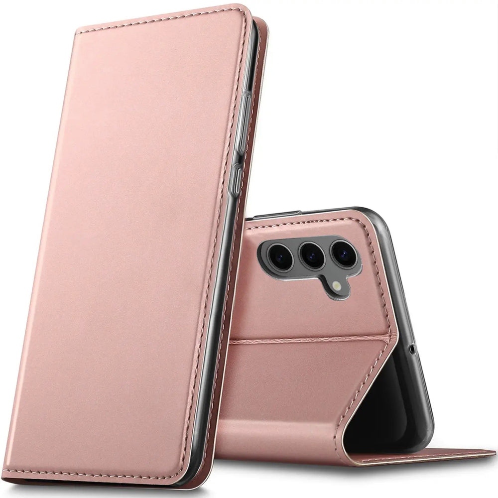 Roségoldene, metallische Flip-Hülle aus Kunstleder für Samsung Galaxy S24 FE, schräg von vorne und hinten gezeigt.