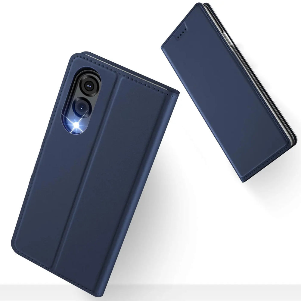 Dunkelblaue Klapphülle aus Kunstleder für Samsung Galaxy S25 Edge, von vorne schräg