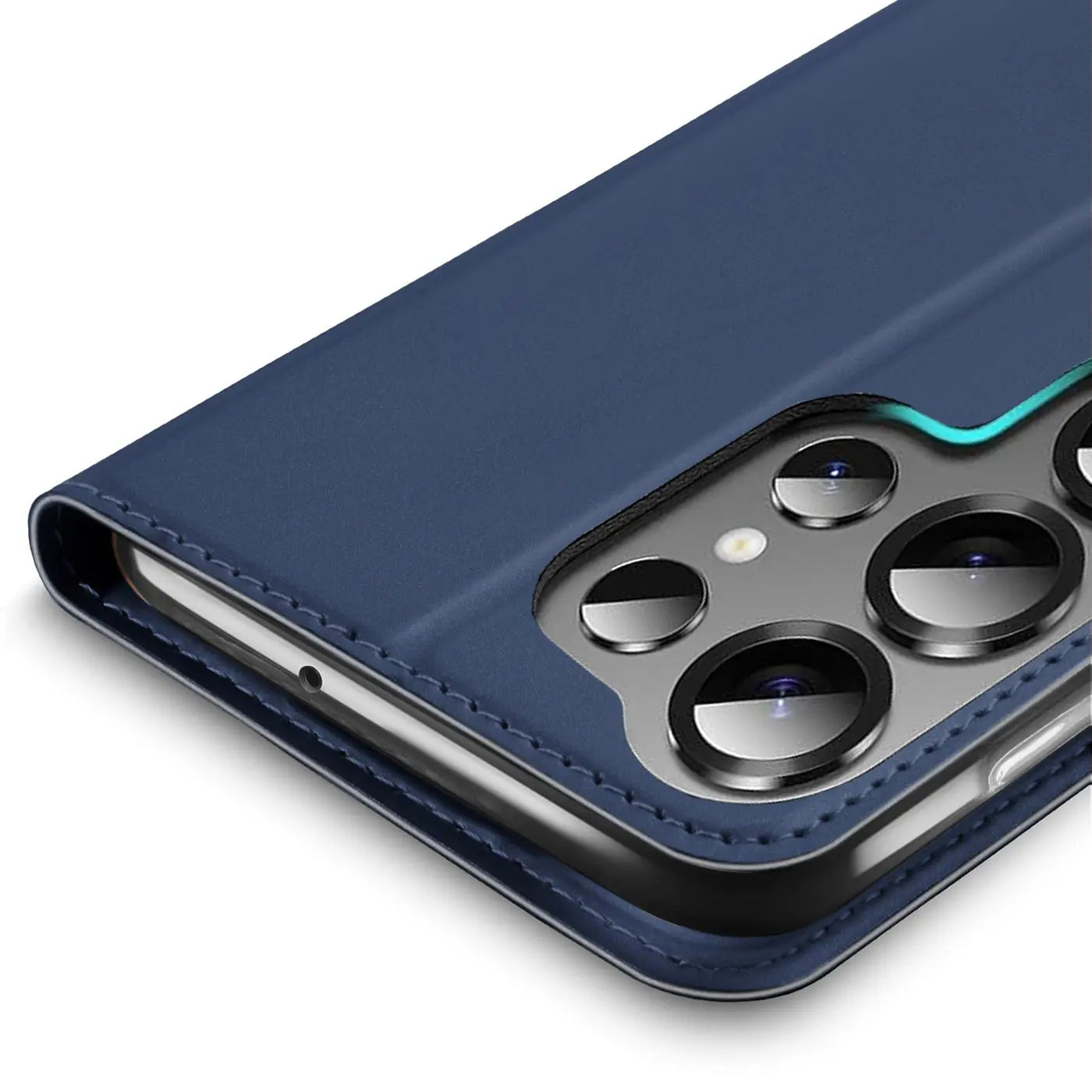 Dunkelblaue Leder-Flip-Hülle, Nahaufnahme, Samsung Galaxy S25 Ultra Kamera.
