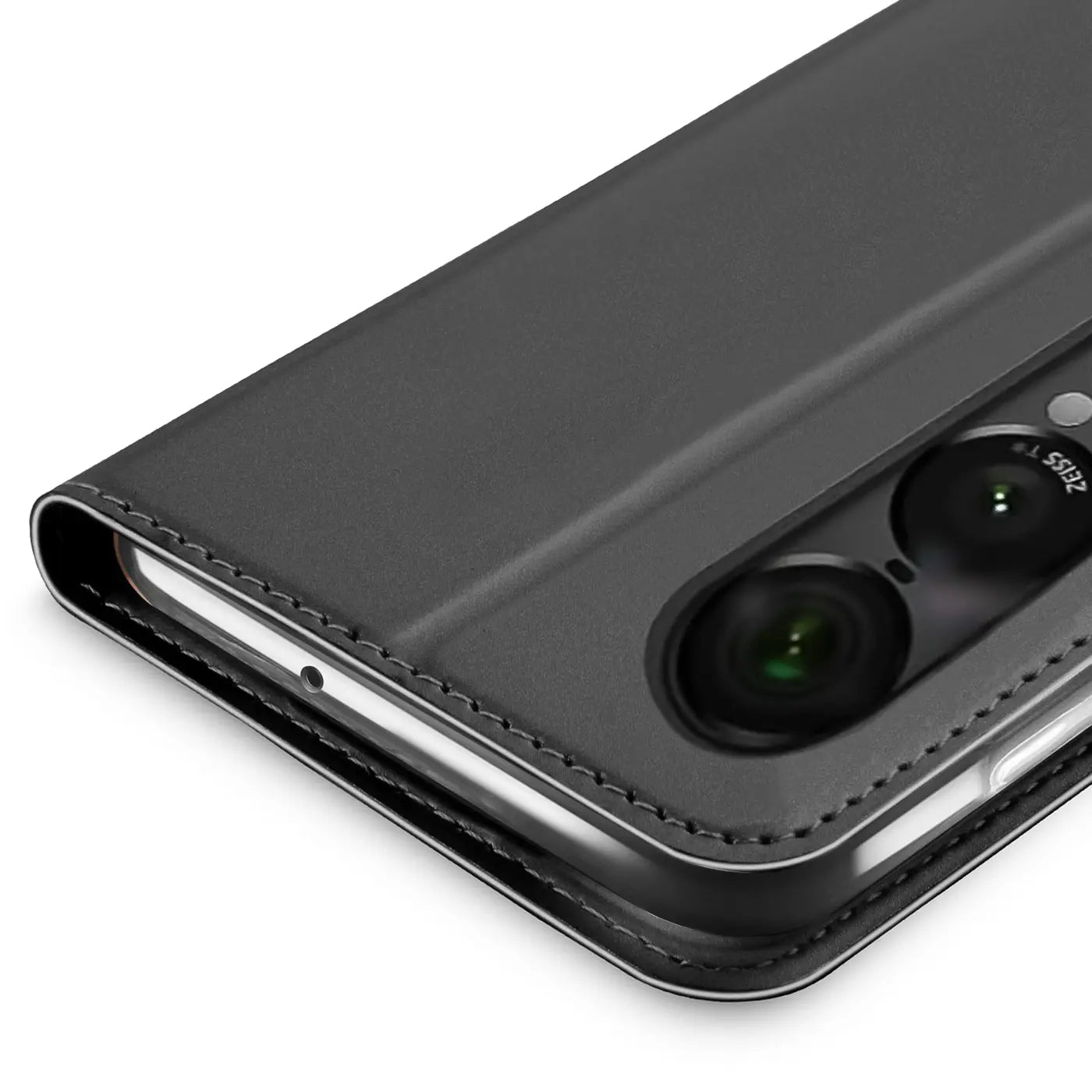 Graue Leder-Flip-Hülle mit Nähten auf Sony Xperia 1 VII, Nahaufnahme von oben.