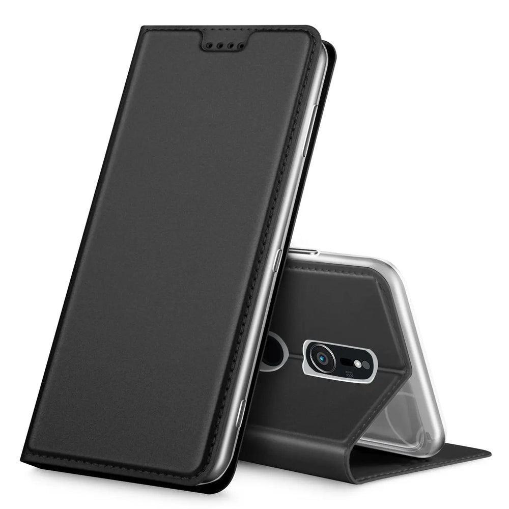 Schwarze Metallic Flip Hülle für Sony Xperia XZ2, stehend mit offener Klappe, von vorne und hinten sichtbar.