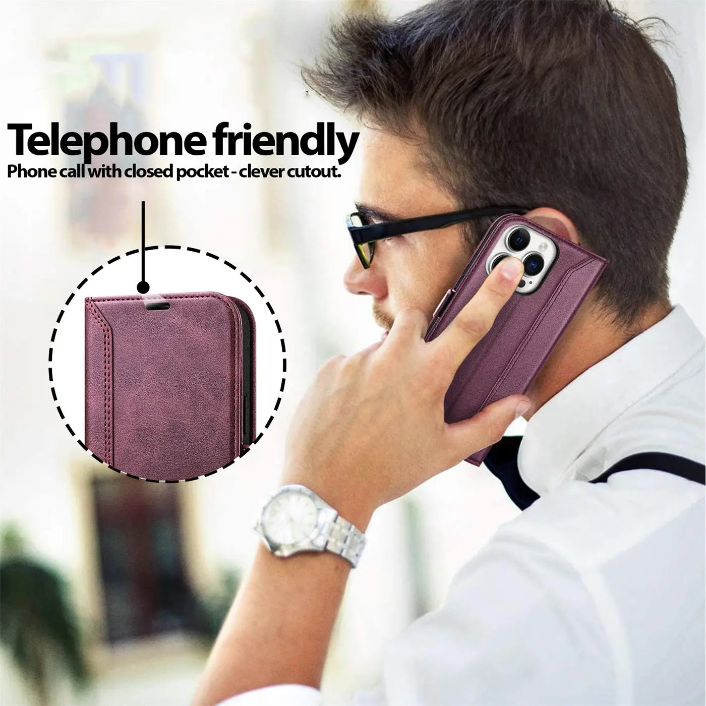 Mann telefoniert mit iPhone 15 Pro Max in bordeauxroter Leder-Klapphülle, Seitenansicht.