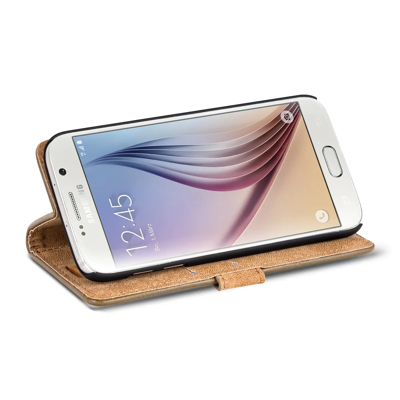 Samsung Galaxy S6 in brauner Leder-Klapphülle, schräg von vorne