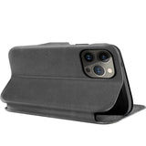 Robuste Klapphülle für iPhone 15 Pro Max mit Magnetverschluss in Grau