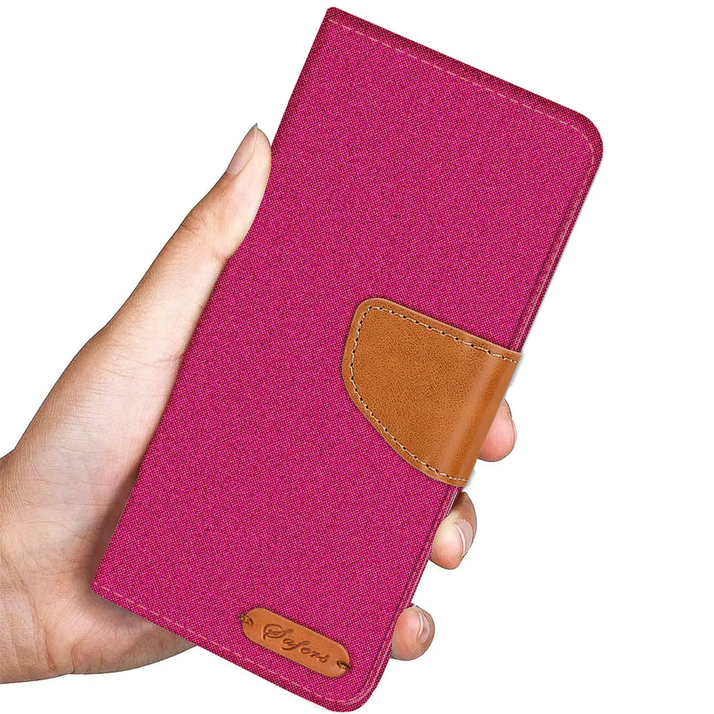 Pink Textil Klapphülle mit braunem Lederriemen, von vorne gehalten, für Huawei P40.