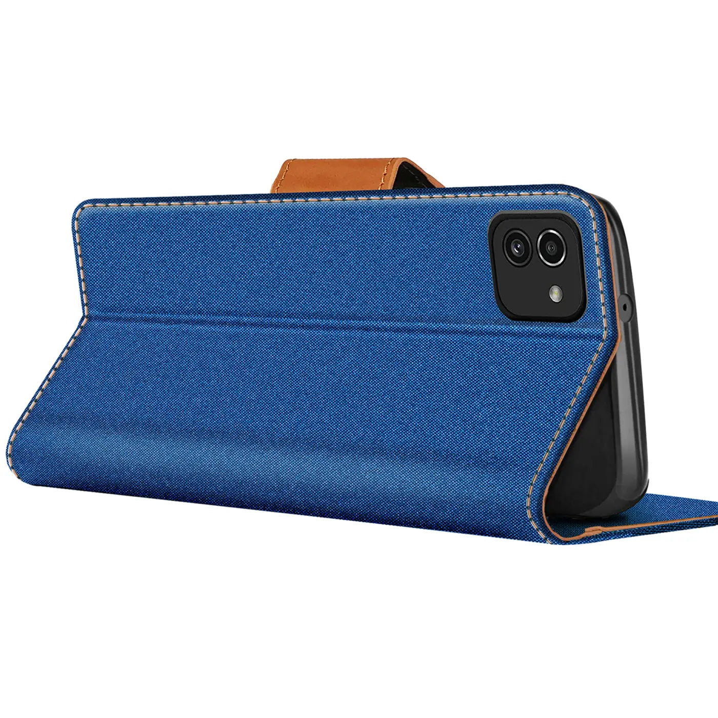 Blaue Textil-Klapphülle mit braunem Lederriemen, Samsung Galaxy A03, Seitenansicht.