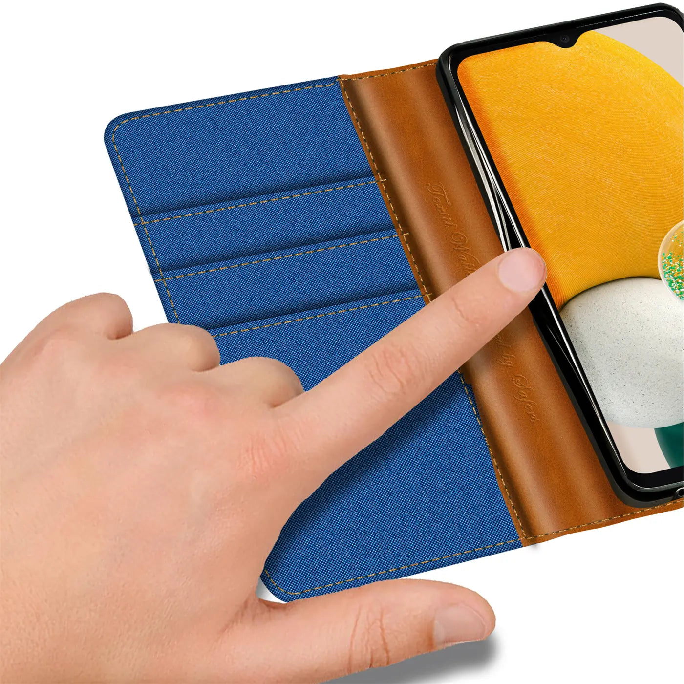 Blaues Textil-Klapphüllen-Etui mit braunen Lederdetails, Kartenfächern, zeigt Samsung A13 5G.