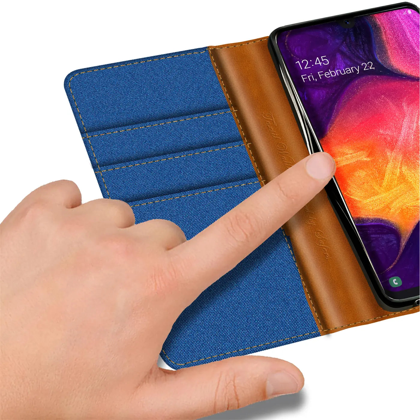 Blaue Textil-Klapphülle mit braunen Leder-Akzenten und Kartenfächern, zeigt Samsung Galaxy A50/A30s.