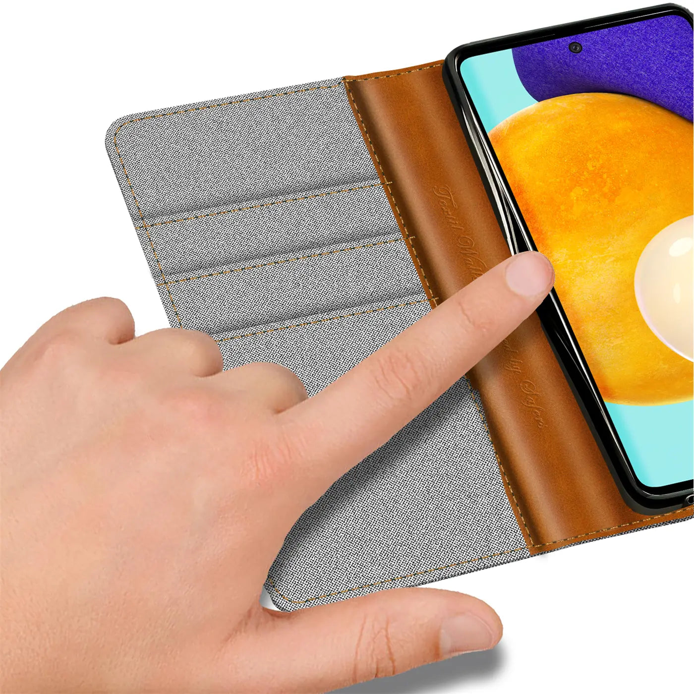 Graue Textil-Klapphülle mit braunen Lederdetails, zeigt Samsung Galaxy A52.