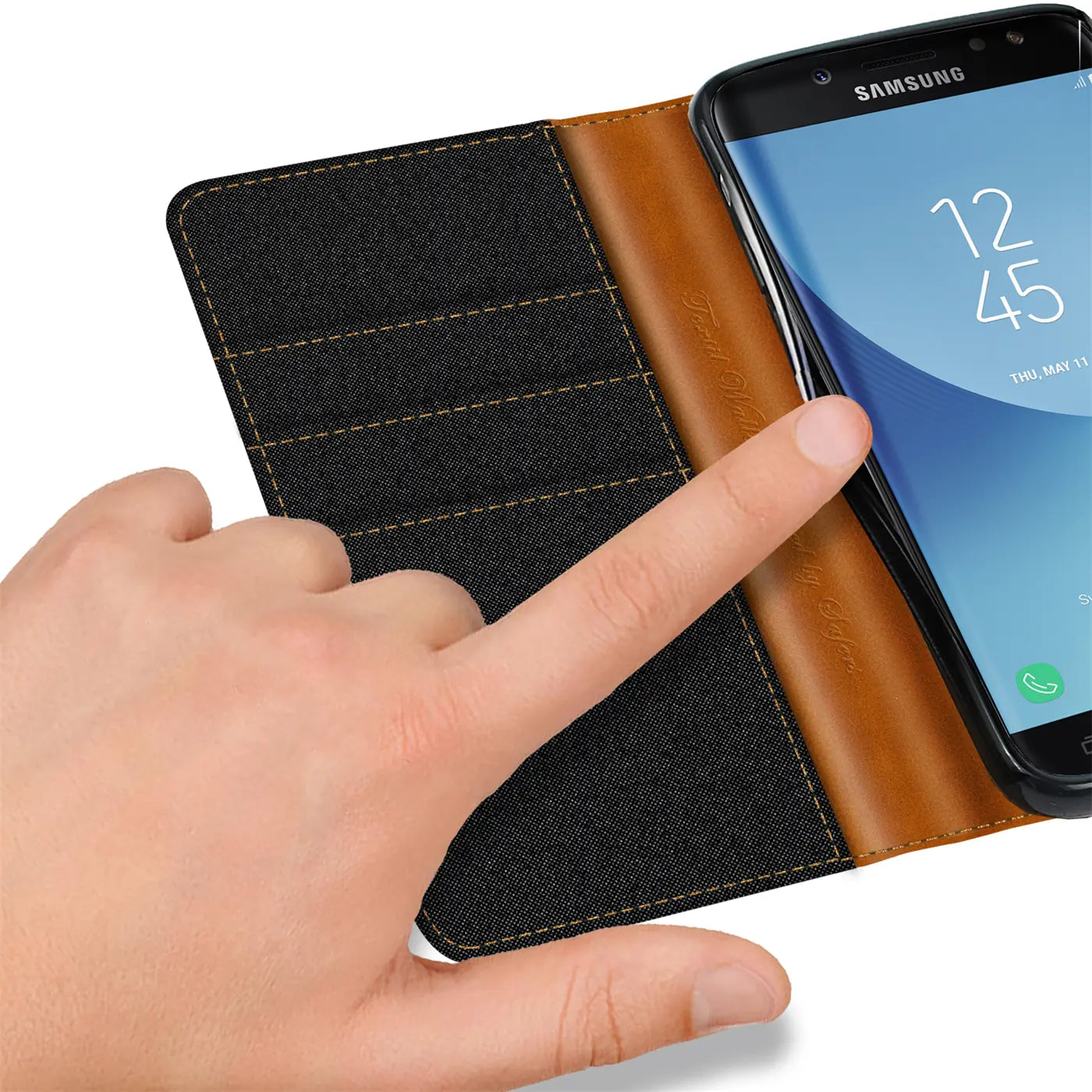 Samsung Galaxy J5 2017 in brauner Leder-Klapphülle mit schwarzem Textil, von oben links.