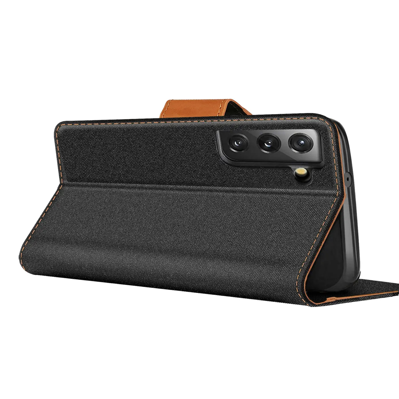 Schwarze Textil-Klapphülle mit braunen Akzenten, von schräg hinten, zeigt Samsung Galaxy S23 Kamera.