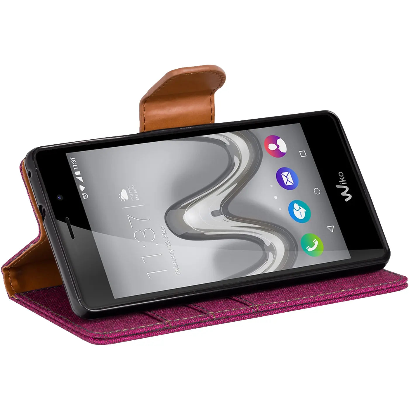 Wiko Tommy in pinker Textil-Klapphülle mit braunem Lederriemen, von vorne schräg.
